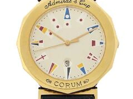 Title: Admiral's Cup of 18k gold, ref. 39.830.56 fra 1995 (New)
Brand: Corum
Model: Admiral's Cup
Ref: 39.830.56
Category: Dress
Diameter: 34mm
Functions: Dato
Year: 1995
Price: null
Condition: undefined
Dial Color: Hvid
Strap: Læder
Case material: Guld
Gender: Unisex
Match: 100.0%
Billedet er ejet af Bruun Rasmussen (417506) Et Corum ur