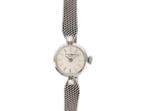 Title: Diamond watch of 18k white gold with mechanical manual winding movement (New)
Brand: Chopard
Model:
Ref: null
Category: Dress
Diameter: 15mm
Functions:
Year: 2019
Price: 10000
Condition: undefined
Dial Color: Hvid
Strap: Metal
Case material: Guld
Gender: Dame
Match: 100.0%
Billedet er ejet af Bruun Rasmussen (467429) Et Chopard ur