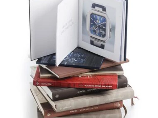 Title: Ni bøger om Patek Philippe inkl. samlingsbøger og materiale fra 175-års jubilæet
Brand: Patek Philippe
Model:
Ref: null
Category: Skeleton
Diameter: nullmm
Functions:
Year:
Price: 3500
Condition: 5.0
Dial Color:
Strap: Andet
Case material: Andet
Gender: Unisex
Match: 100.0%
Billedet er ejet af Bruun Rasmussen (515445) Et Patek Philippe ur