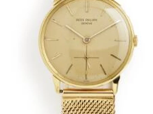 Title: Calatrava of 18k gold, ref. 2573/2
Brand: Patek Philippe
Model: Calatrava
Ref: 2573/2
Category: Dress
Diameter: 33mm
Functions: Dato
Year: 1968
Price: 45000
Condition:
Dial Color: Guld
Strap: Metal
Case material: Guld
Gender: Herre
Match: 100.0%
Billedet er ejet af Bruun Rasmussen (501412) Et Patek Philippe ur