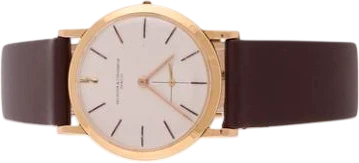 Titel: armbåndsur i 18 kt. guld fra 1950'erne (Nyhed)
Mærke: Vacheron Constantin
Model: Armbåndsur
Ref.: 935/2
Årgang: 1955
Tilbehør:
Pris: 5.000 kr.
Diameter: 32mm
Funktioner:
Skivefarve: Hvid
Rem: Læder
Kassemateriale: Guld
Kategori: Dress
Køn: Unisex
Match: 100.0%
Billedet ejes af Bruun Rasmussen (1205466) Et Vacheron Constantin ur