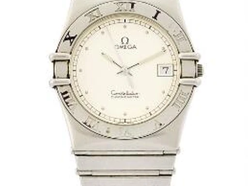 Title: Constellation i stål med quartz og datovisning
Brand: Omega
Model: Constellation
Ref: 398.0876
Category: Dress
Diameter: 33mm
Functions: Dato
Year: 1984
Price: 5000
Condition: undefined
Dial Color: Hvid
Strap: Metal
Case material: Stål
Gender: Unisex
Match: 100.0%
Billedet er ejet af Bruun Rasmussen (417423) Et Omega ur