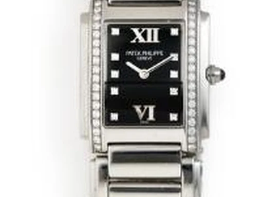 Title: Twenty-4 stål med brillantslebne diamanter, ref. 4910/10A-001
Brand: Patek Philippe
Model: Twenty-4
Ref: 4910/10A-001
Category: Dress
Diameter: 25mm
Functions: Dato
Year: 2000
Price: 55000
Condition:
Dial Color: Sort
Strap: Metal
Case material: Stål
Gender: Dame
Match: 100.0%
Billedet er ejet af Bruun Rasmussen (501422) Et Patek Philippe ur