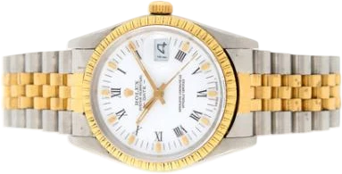 Titel: Datejust ref. 15053 i 18 kt. guld og stål fra 1980'erne (Nyhed)
Mærke: Rolex
Model: Datejust
Ref.: 15053
Årgang: 1985
Tilbehør:
Stand: 6.0 (Brugt)
Pris: 27.500 kr.
Diameter: 34mm
Funktioner: Dato
Skivefarve: Hvid
Rem: Metal
Kassemateriale: Guld
Kategori: Dress
Køn: Unisex
Match: 100.0%
Billedet ejes af Bruun Rasmussen (1220634) Et Rolex ur