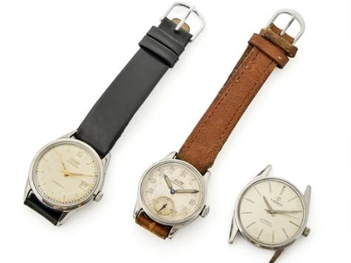 Title: 3 armbåndsure i stål med mekaniske urværker fra 1940-60'erne
Brand: Tissot
Model: 
Ref: null
Category: Dress
Diameter: nullmm
Functions: Dato
Year: null
Price: 3500
Condition: undefined
Dial Color: null
Strap: Læder
Case material: Stål
Gender: Unisex
Match: 100.0%
Billedet er ejet af Bruun Rasmussen (417493) Et Tissot ur
