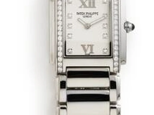 Title: Twenty-4, ref. 4910/010, stål med brillantslebne diamanter
Brand: Patek Philippe
Model: Twenty-4
Ref: 4910/010
Category: Dress
Diameter: 25mm
Functions: Dato
Year: 2010
Price: 55000
Condition:
Dial Color: Hvid
Strap: Metal
Case material: Stål
Gender: Dame
Match: 100.0%
Billedet er ejet af Bruun Rasmussen (501413) Et Patek Philippe ur