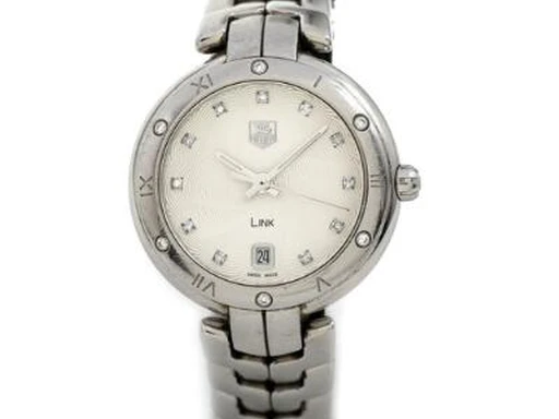 Title: Link of steel with date and diamonds
Brand: Tag Heuer
Model: Link
Ref: 2598
Category: Dress
Diameter: 34mm
Functions: Dato
Year: null
Price: 6000
Condition: undefined
Dial Color: Hvid
Strap: Metal
Case material: Stål
Gender: Unisex
Match: 100.0%
Billedet er ejet af Bruun Rasmussen (417457) Et Tag Heuer ur