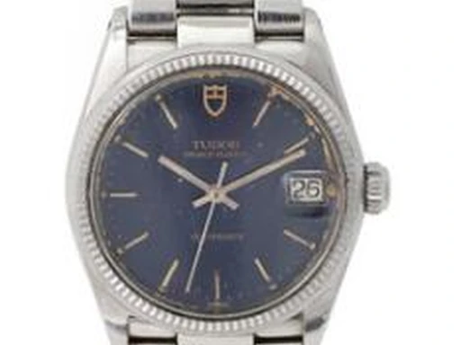 Title: Prince-Quartz Oysterdate stål quartz med blå skive og dato
Brand: Tudor
Model: Prince-Quartz Oysterdate
Ref: 91530
Category: Dress
Diameter: 34mm
Functions: Dato
Year: 1980
Price: 11000
Condition: undefined
Dial Color: Blå
Strap: Metal
Case material: Stål
Gender: Herre
Match: 100.0%
Billedet er ejet af Bruun Rasmussen (417426) Et Tudor ur