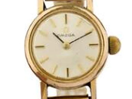 Title: wristwatch of gold-plated steel, manual winding, 1960s
Brand: Omega
Model: 
Ref: null
Category: Dress
Diameter: 18mm
Functions: Dato
Year: 1960
Price: 5000
Condition: undefined
Dial Color: Hvid
Strap: Metal
Case material: Guld
Gender: Dame
Match: 100.0%
Billedet er ejet af Bruun Rasmussen (417523) Et Omega ur