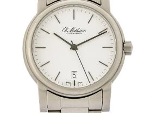 Title: herreur i stål med quartz og datovisning
Brand: Ole Mathiesen
Model: 
Ref: null
Category: Dress
Diameter: 38mm
Functions: Dato
Year: 2010
Price: 4000
Condition: undefined
Dial Color: Hvid
Strap: Metal
Case material: Stål
Gender: Herre
Match: 100.0%
Billedet er ejet af Bruun Rasmussen (417447) Et Ole Mathiesen ur