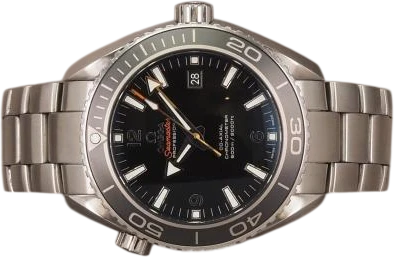 Titel: Seamaster Planet Ocean 600M 45,5mm (Nyhed)
Mærke: Omega
Model: Seamaster Planet Ocean 600M
Ref.: 232.30.46.21.01.001
Årgang: 2018
Tilbehør: Boks og Papirer
Stand: 8.0 (Brugt)
Pris: 30.000 kr.
Diameter: 46mm
Funktioner: Dato, GMT
Skivefarve: Sort
Rem: Metal
Kassemateriale: Stål
Kategori: Dykker
Køn: Herre
Match: 100.0%
Billedet ejes af Chrono (1125025) Et Omega ur