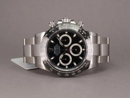 Title: Daytona 116500LN - Mint 2021 (New)
Brand: Rolex
Model: Daytona
Ref: 116500LN
Category: Racing
Diameter: 40mm
Functions: Kronograf
Year: 2021
Price: 175000
Condition: undefined
Dial Color: Sort
Strap: Metal
Case material: Stål
Gender: Herre
Match: 100.0%
Billedet er ejet af Chrono (476668) Et Rolex ur
