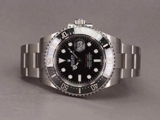 Title: Sea-Dweller Single Red 126600 - 7/2017 (New)
Brand: Rolex
Model: Sea-Dweller Single Red
Ref: 126600
Category: Dykker
Diameter: 43mm
Functions: Dato
Year: 2017
Price: 78000
Condition: 8.0
Dial Color: Sort
Strap: Metal
Case material: Stål
Gender: Herre
Match: 100.0%
Billedet er ejet af Chrono (552874) Et Rolex ur