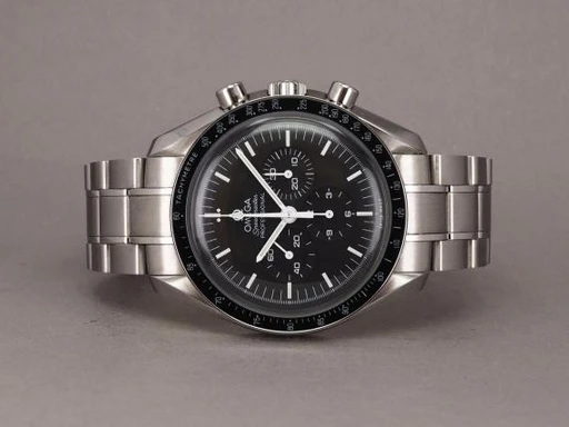 Title: Speedmaster Pro 2023 - DK sæt
Brand: Omega
Model: Speedmaster Professional
Ref: null
Category: Racing
Diameter: 42mm
Functions: Kronograf, Dato
Year: 2023
Price: 40000
Condition: undefined
Dial Color: Sort
Strap: Metal
Case material: Stål
Gender: Herre
Match: 100.0%
Billedet er ejet af Chrono (306095) Et Omega ur