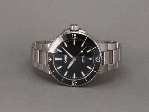 Title: Aquis Date - 0173377314154
Brand: Oris
Model: Oris Aquis Date
Ref: 01 733 7737 4154
Category: Dykker
Diameter: 36mm
Functions: Dato
Year: 2024
Price: 10000
Condition: undefined
Dial Color: Sort
Strap: Metal
Case material: Stål
Gender: Herre
Match: 100.0%
Billedet er ejet af Chrono (170222) Et Oris ur