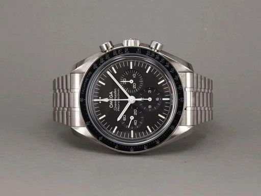 Title: Speedmaster Pro - 310.30.42.50.01.002
Brand: Omega
Model: Speedmaster Professional
Ref: 310.30.42.50.01.002
Category: Racing
Diameter: 42mm
Functions: Kronograf
Year: 2021
Price: 48000
Condition: 8.0
Dial Color: Sort
Strap: Metal
Case material: Stål
Gender: Herre
Match: 100.0%
Billedet er ejet af Chrono (431502) Et Omega ur