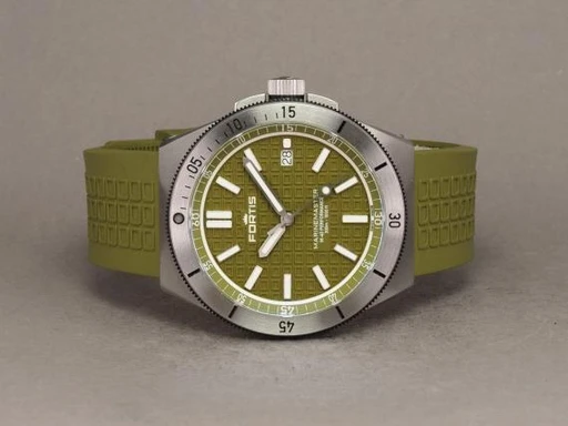 Title: Marinemaster M-40
Brand: Fortis
Model: Marinemaster M-40
Ref: W.812.009
Category: Dykker
Diameter: 40mm
Functions: Dato
Year: 2022
Price: 12000
Condition: undefined
Dial Color: Grøn
Strap: Gummi
Case material: Stål
Gender: Herre
Match: 100.0%
Billedet er ejet af Chrono (379296) Et Fortis ur
