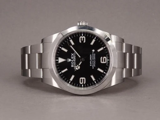 Title: Explorer 214270 - 12/2020 (New)
Brand: Rolex
Model: Explorer 39
Ref: 214270
Category: Sport
Diameter: 39mm
Functions: Dato
Year: 2020
Price: 56000
Condition: 8.0
Dial Color: Sort
Strap: Metal
Case material: Stål
Gender: Herre
Match: 100.0%
Billedet er ejet af Chrono (552885) Et Rolex ur