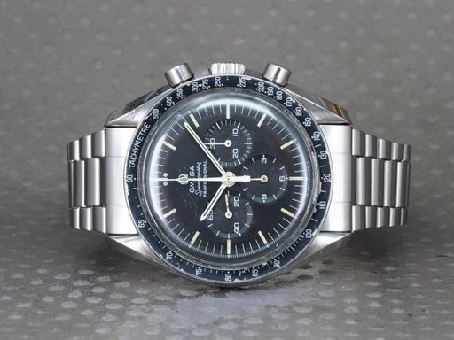 Title: Speedmaster 145.022-69 ST "Misprint"
Brand: Omega
Model: Speedmaster
Ref: 145.022-69ST
Category: Racing
Diameter: 42mm
Functions: Kronograf
Year: 1969
Price: 53000
Condition: undefined
Dial Color: Sort
Strap: Metal
Case material: Stål
Gender: Herre
Match: 100.0%
Billedet er ejet af Chrono (101295) Et Omega ur
