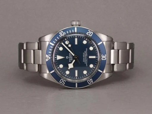 Title: Black Bay 58 79030B - 7/2020
Brand: Tudor
Model: Black Bay Fifty-Eight 58
Ref: 79030B
Category: Dykker
Diameter: 39mm
Functions: Dato
Year: 2020
Price: 22000
Condition: 8.0
Dial Color: Blå
Strap: Metal
Case material: Stål
Gender: Herre
Match: 100.0%
Billedet er ejet af Chrono (492614) Et Tudor ur