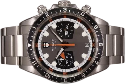 Title: Heritage Chrono 70330N - 7/2023
Brand: Tudor
Model: Heritage Chrono
Ref: 70330N
Category: Racing
Diameter: 42mm
Functions: Kronograf, Dato
Year: 2023
Price: 24000
Condition: 8.0
Dial Color: Grå
Strap: Metal
Case material: Stål
Gender: Herre
Match: 100.0%
Billedet er ejet af Chrono (529665) Et Tudor ur