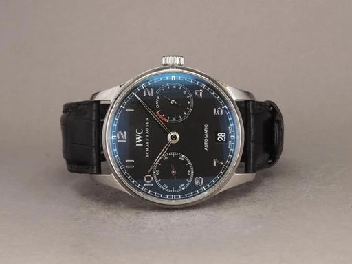 Title: Portuguese Automatic IW500109
Brand: IWC
Model: Portugieser Automatic
Ref: 500109
Category: Dress
Diameter: 42mm
Functions: Dato
Year: 2014
Price: 50000
Condition: undefined
Dial Color: Sort
Strap: Læder
Case material: Stål
Gender: Herre
Match: 100.0%
Billedet er ejet af Chrono (141068) Et IWC ur