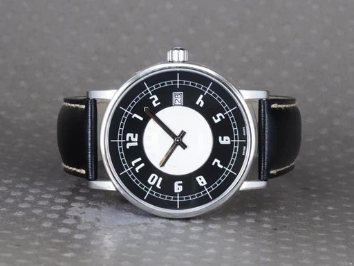 Title: Summit Quartz
Brand: Montblanc
Model: Summit Quartz
Ref: 7045
Category: Dress
Diameter: 38mm
Functions: Dato
Year: null
Price: 6000
Condition: undefined
Dial Color: Sort
Strap: Læder
Case material: Stål
Gender: Herre
Match: 100.0%
Billedet er ejet af Chrono (101255) Et Montblanc ur