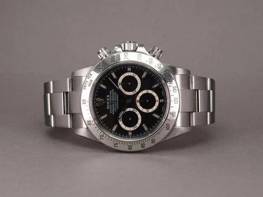 Title: Daytona Zenith - 16520 - A serie (New)
Brand: Rolex
Model: Daytona Zenith
Ref: 16520
Category: Racing
Diameter: 40mm
Functions: Kronograf, Dato
Year: 1999
Price: 130000
Condition: undefined
Dial Color: Sort
Strap: Metal
Case material: Stål
Gender: Herre
Match: 100.0%
Billedet er ejet af Chrono (447663) Et Rolex ur