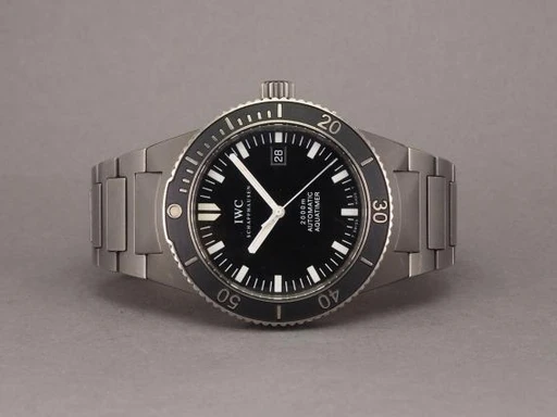 Title: GST Aquatimer Titan IW3536 - 12/1999
Brand: IWC
Model: GST Aquatimer Titanium
Ref: IW3536
Category: Dykker
Diameter: 42mm
Functions: Dato
Year: 1999
Price: 34000
Condition: undefined
Dial Color: Sort
Strap: Metal
Case material: Titanium
Gender: Herre
Match: 100.0%
Billedet er ejet af Chrono (259094) Et IWC ur