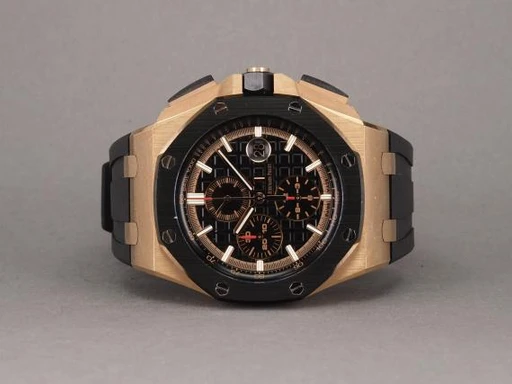 Title: ROO Chronograph 18K 26401RO
Brand: Audemars Piguet
Model: Royal Oak Offshore Chronograph 18K
Ref: 26401RO.OO.A002CA.02
Category: Racing
Diameter: 44mm
Functions: Kronograf, Dato
Year: 2019
Price: 245000
Condition: undefined
Dial Color: Sort
Strap: Andet
Case material: Guld
Gender: Herre
Match: 100.0%
Billedet er ejet af Chrono (174265) Et Audemars Piguet ur