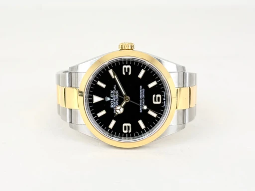 Title: Exploere
Brand: Rolex
Model: Explorer
Ref: 124273
Category: Sport
Diameter: 36mm
Functions: Dato
Year: 2021
Price: 68499
Condition: undefined
Dial Color: Sort
Strap: Metal
Case material: Stål
Gender: Herre
Match: 100.0%
Billedet er ejet af Chrono Collective (163247) Et Rolex ur