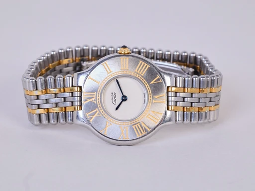 Title: Must De Cartier
Brand: Cartier
Model: Must De Cartier
Ref: 123000P
Category: Dress
Diameter: 31mm
Functions:
Year: 1990
Price: 5499
Condition: undefined
Dial Color: Hvid
Strap: Metal
Case material: Stål
Gender: Dame
Match: 100.0%
Billedet er ejet af Chrono Collective (102379) Et Cartier ur