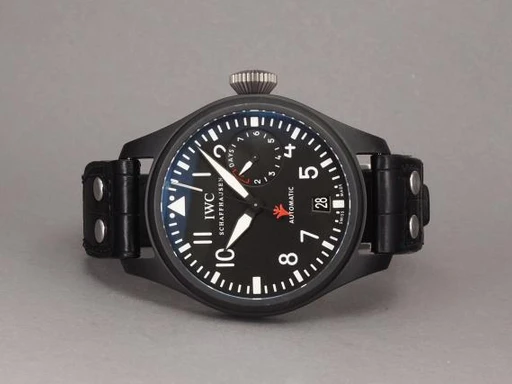 Title: Big Pilot Top Gun IW501901 (New)
Brand: IWC
Model: Big Pilot’s Watch TOP GUN
Ref: IW501901
Category: Pilot
Diameter: 49mm
Functions: Dato
Year: 2017
Price: 56000
Condition: undefined
Dial Color: Sort
Strap: Læder
Case material: Keramik
Gender: Herre
Match: 100.0%
Billedet er ejet af Chrono (449878) Et IWC ur