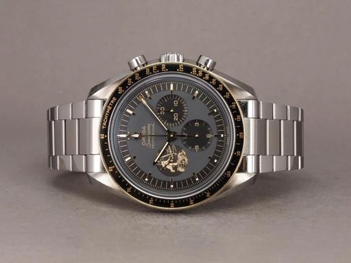 Title: Speedmaster Apollo 11 50th Anniv.
Brand: Omega
Model: Speedmaster Pro Apollo 11 50th Anniversary
Ref: 310.20.42.50.01.001
Category: Racing
Diameter: 42mm
Functions: Kronograf
Year: 2019
Price: 90000
Condition: undefined
Dial Color: Sort
Strap: Metal
Case material: Stål
Gender: Herre
Match: 100.0%
Billedet er ejet af Chrono (266796) Et Omega ur