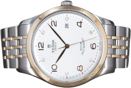 Title: G/S 1926 - Diamant skive
Brand: Tudor
Model: 1926
Ref: M91651-0002
Category: Dress
Diameter: 41mm
Functions: Dato
Year: 2019
Price: 14000
Condition: 8.0
Dial Color: Hvid
Strap: Metal
Case material: Guld
Gender: Herre
Match: 100.0%
Billedet er ejet af Chrono (101251) Et Tudor ur