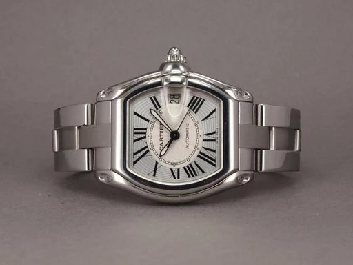 Title: Roadster 2510
Brand: Cartier
Model: Roadster
Ref: 2510
Category: Dress
Diameter: 37mm
Functions: Dato
Year: 2010
Price: 28000
Condition: undefined
Dial Color: Sølv
Strap: Metal
Case material: Stål
Gender: Herre
Match: 100.0%
Billedet er ejet af Chrono (311833) Et Cartier ur