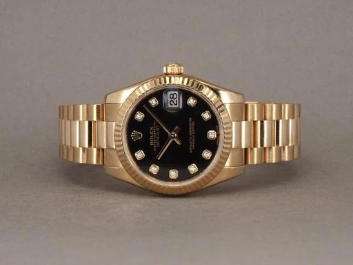 Title: Datejust 31 - 178278 - 18K
Brand: Rolex
Model: Datejust 31 18K
Ref: 178278
Category: Dress
Diameter: 31mm
Functions: Dato
Year: 2016
Price: 149000
Condition: undefined
Dial Color: Sort
Strap: Metal
Case material: Guld
Gender: Dame
Match: 100.0%
Billedet er ejet af Chrono (329849) Et Rolex ur