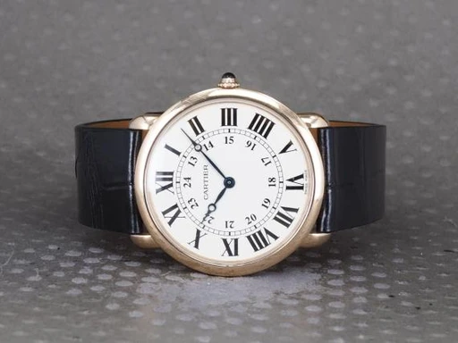 Title: Ronde Louis 2889 18K
Brand: Cartier
Model: Ronde Louis Cartier 2889 18K
Ref: 2889
Category: Dress
Diameter: 36mm
Functions:
Year:
Price: 45000
Condition: 8.0
Dial Color: Hvid
Strap: Læder
Case material: Guld
Gender: Herre
Match: 100.0%
Billedet er ejet af Chrono (101262) Et Cartier ur