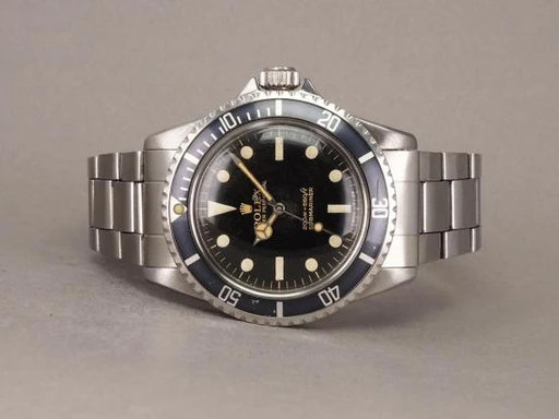Title: Submariner 5513 GILT-Meters first
Brand: Rolex
Model: Submariner
Ref: 5513
Category: Dykker
Diameter: 40mm
Functions:
Year: 1963
Price: 140000
Condition: undefined
Dial Color: Sort
Strap: Metal
Case material: Stål
Gender: Herre
Match: 100.0%
Billedet er ejet af Chrono (397473) Et Rolex ur