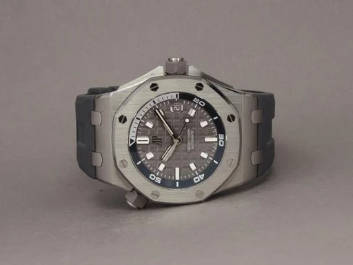Title: Diver 15720ST
Brand: Audemars Piguet
Model: Royal Oak Offshore Diver
Ref: 15720ST.OO.A009CA.01
Category: Dykker
Diameter: 42mm
Functions: Dato
Year: 2022
Price: 180000
Condition: undefined
Dial Color: Grå
Strap: Gummi
Case material: Stål
Gender: Herre
Match: 100.0%
Billedet er ejet af Chrono (367617) Et Audemars Piguet ur