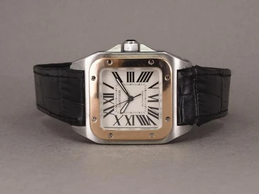 Title: Santos 100 2878 - DK sæt
Brand: Cartier
Model: Santos 100
Ref: 2878
Category: Dress
Diameter: 33mm
Functions: Dato
Year: 2008
Price: 40000
Condition: undefined
Dial Color: Hvid
Strap: Læder
Case material: Stål
Gender: Herre
Match: 100.0%
Billedet er ejet af Chrono (347687) Et Cartier ur