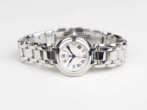 Title: PrimaLuna
Brand: Longines
Model: PrimaLuna
Ref: L8.113.4.71.6
Category: Dress
Diameter: 30mm
Functions: Dato
Year: 2015
Price: 10499
Condition: 9.0
Dial Color: Hvid
Strap: Metal
Case material: Stål
Gender: Dame
Match: 100.0%
Billedet er ejet af Chrono Collective (485693) Et Longines ur
