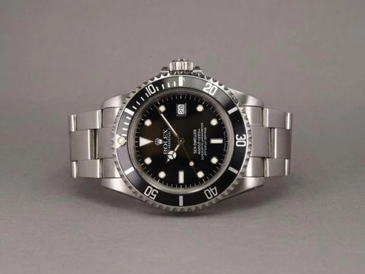 Title: Sea-Dweller 16600 - X serie
Brand: Rolex
Model: Sea-Dweller
Ref: 16600
Category: Dykker
Diameter: 40mm
Functions: Dato
Year: 1991
Price: 55000
Condition: undefined
Dial Color: Sort
Strap: Metal
Case material: Stål
Gender: Herre
Match: 100.0%
Billedet er ejet af Chrono (237353) Et Rolex ur