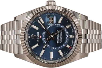 Titel: Sky-Dweller 326934 - 5/2023 (Nyhed)
Mærke: Rolex
Model: Sky-Dweller
Ref.: 326934
Årgang: 2023
Tilbehør: Boks og Papirer
Stand: 8.0 (Brugt)
Pris: 142.000 kr.
Diameter: 42mm
Funktioner: Dato, GMT
Skivefarve: Blå
Rem: Metal
Kassemateriale: Stål
Kategori: Dress
Køn: Herre
Match: 100.0%
Billedet ejes af Chrono (1126897) Et Rolex ur