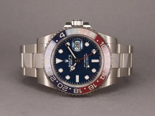 Title: GMT-Master II 18K WG 126719BLRO
Brand: Rolex
Model: GMT-Master II WG
Ref: 126719BLRO
Category: Sport
Diameter: 40mm
Functions: Dato, GMT
Year: 2020
Price: 245000
Condition: 8.0
Dial Color: Blå
Strap: Metal
Case material: Guld
Gender: Herre
Match: 100.0%
Billedet er ejet af Chrono (313716) Et Rolex ur