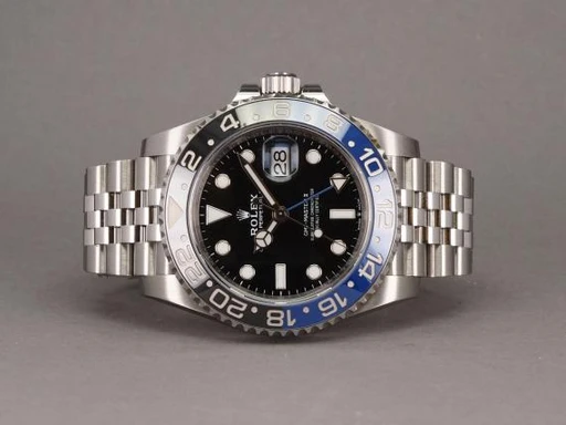 Title: GMT-Master II 126710BLNR - DK 2019 (Batgirl) (New)
Brand: Rolex
Model: GMT-Master II Batgirl
Ref: 126710BLNR
Category: Pilot
Diameter: 40mm
Functions: GMT, Dato
Year: 2019
Price: 110000
Condition: undefined
Dial Color: Sort
Strap: Metal
Case material: Stål
Gender: Herre
Match: 100.0%
Billedet er ejet af Chrono (445450) Et Rolex ur