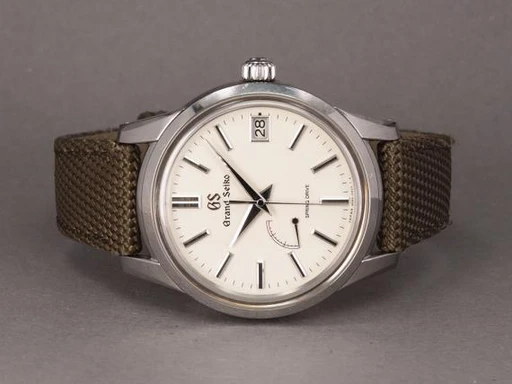 Title: Spring Drive SBGA293
Brand: Grand Seiko
Model: Elegance SBGA293
Ref: SBGA293
Category: Dress
Diameter: 40mm
Functions: Dato
Year: null
Price: 30000
Condition: undefined
Dial Color: Hvid
Strap: Andet
Case material: Titanium
Gender: Herre
Match: 100.0%
Billedet er ejet af Chrono (101202) Et Grand Seiko ur