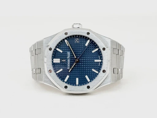 Title: Royal Oak
Brand: Audemars Piguet
Model: Royal Oak
Ref: 15500ST
Category: Dress
Diameter: 41mm
Functions: Dato
Year: 2021
Price: 298999
Condition: undefined
Dial Color: Blå
Strap: Metal
Case material: Stål
Gender: Herre
Match: 100.0%
Billedet er ejet af Chrono Collective (174180) Et Audemars Piguet ur
