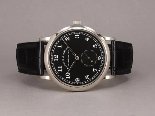 Title: 1815 206.029
Brand: A. Lange & Söhne
Model: 1815
Ref: 206.029
Category: Dress
Diameter: 36mm
Functions: Dato
Year: 2006
Price: 142000
Condition: 8.0
Dial Color: Sort
Strap: Læder
Case material: Guld
Gender: Herre
Match: 100.0%
Billedet er ejet af Chrono (494854) Et A. Lange & Söhne ur