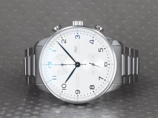 Title: Portuguese IW371617 - 2023
Brand: IWC
Model: Portuguese Chronograph
Ref: IW371617
Category: Racing
Diameter: 41mm
Functions: Kronograf
Year: 2023
Price: 53000
Condition: undefined
Dial Color: Hvid
Strap: Metal
Case material: Stål
Gender: Herre
Match: 100.0%
Billedet er ejet af Chrono (101327) Et IWC ur